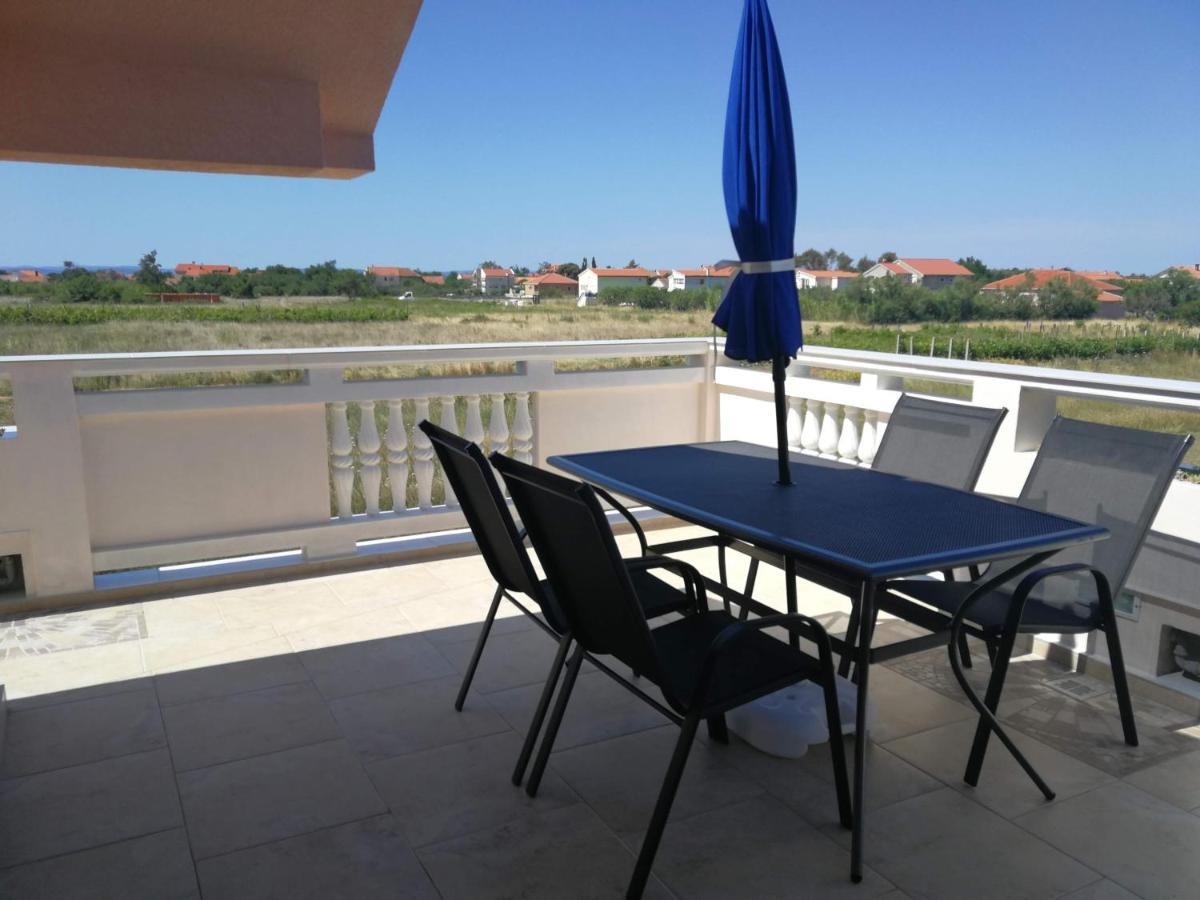 Villa Flora Maris Apartments Privlaka  Exterior photo